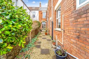 Photo 25- click for photo gallery